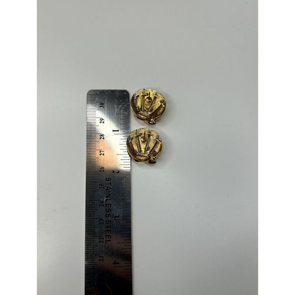 Vintage Napier RARE Shell Gold Tone Clip On Earrings - Picture 2 of 3